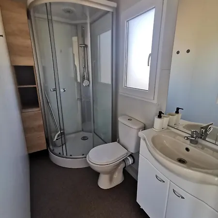 Mobile Homes With 2 Shared Pools