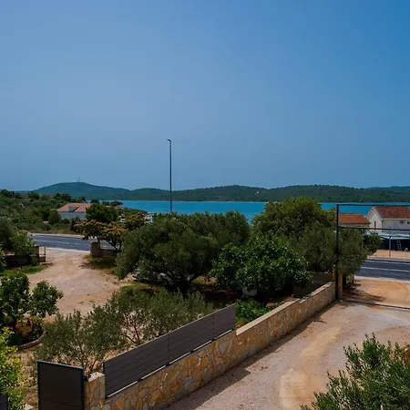 Mobile Homes With 2 Shared Pools Сasa de vacaciones Pirovac