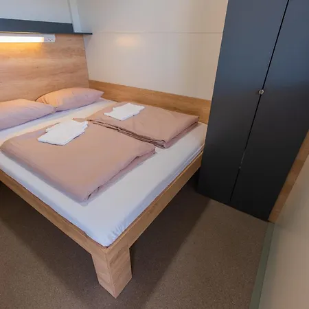 Mobile Homes With 2 Shared Pools Holiday home *