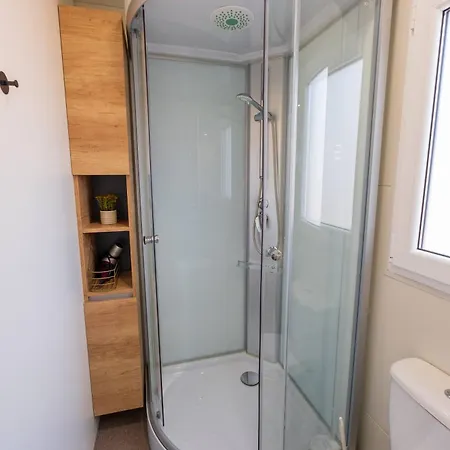 Mobile Homes With Private Hot Tub & 2 Shared Pools Holiday home Pirovac