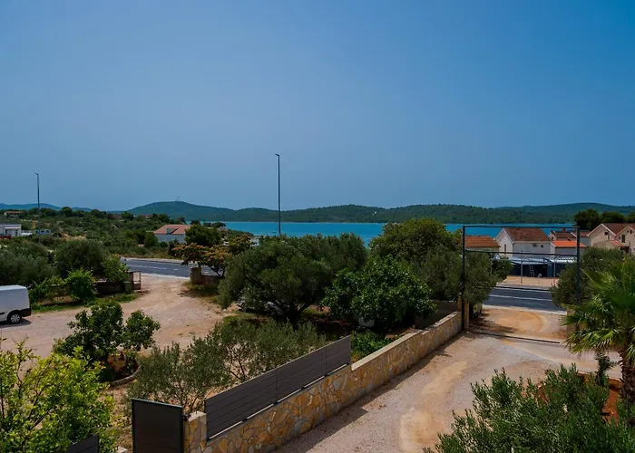 Mobile Homes With 2 Shared Pools Сasa de vacaciones Pirovac