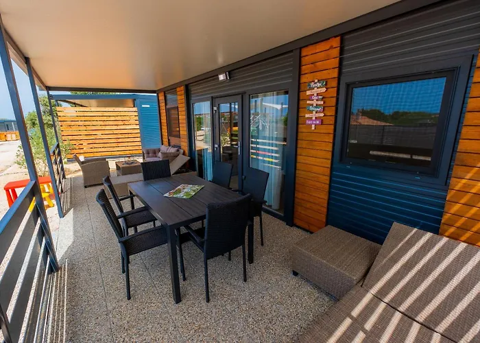 Mobile Homes With 2 Shared Pools * Pirovac